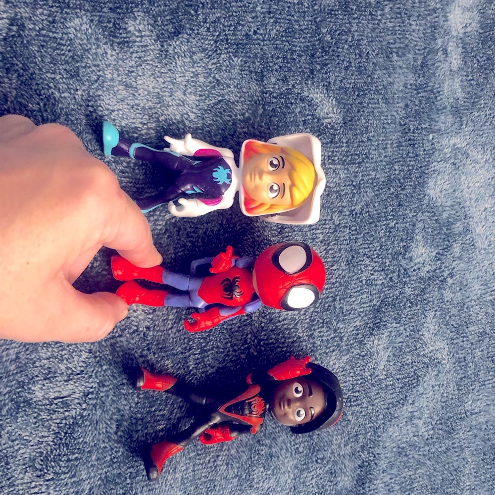Peekaboo spider friends